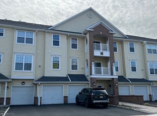 2206 Ambassador Ct, Somerset, NJ