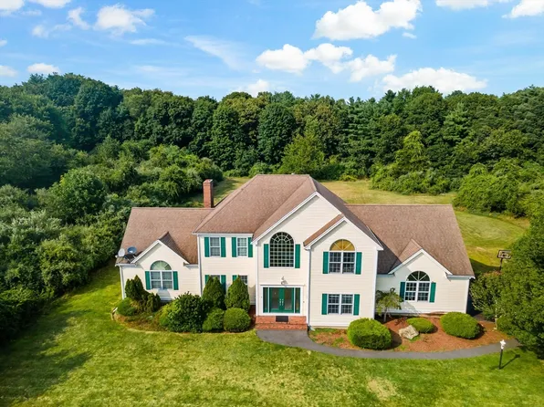 5 Settlers Dr, Lakeville, MA 02347