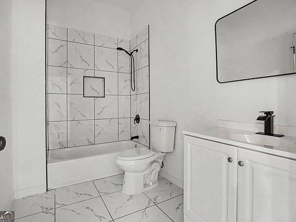 5th image of 4645 Gordon St