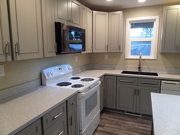 3rd image of 32827 51st Ave S