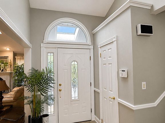 2nd image of 358 Harold Ave