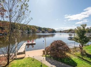 24 Lorettacong Dr, Lake Hopatcong, NJ 07849