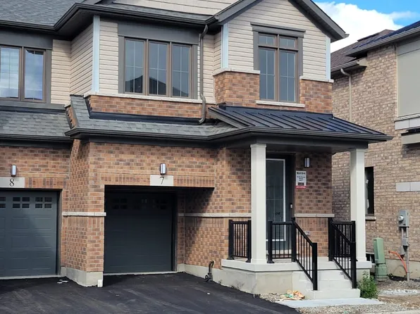 15 Blacklock St #7, Cambridge, ON N1S 0E2
