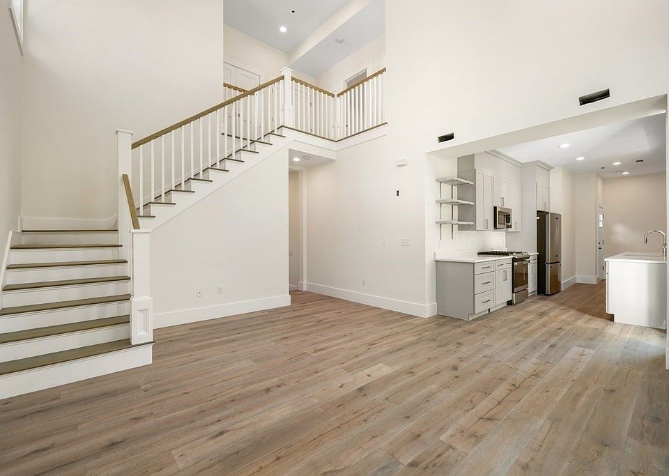 1st image of 116 School St #3