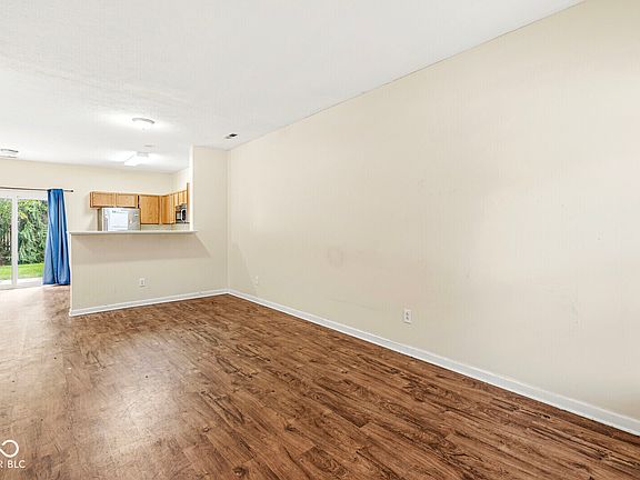 3rd image of 4932 Tuscany Ln