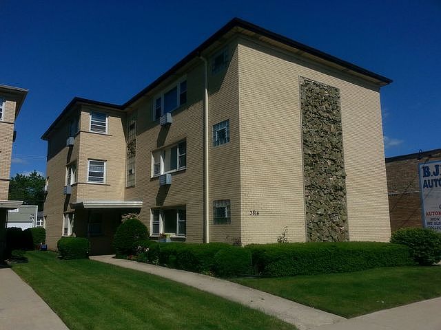 1st image of 3814 N Harlem Ave APT 1E