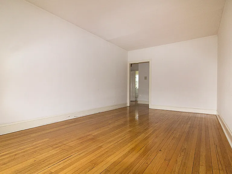 536 - Living Room