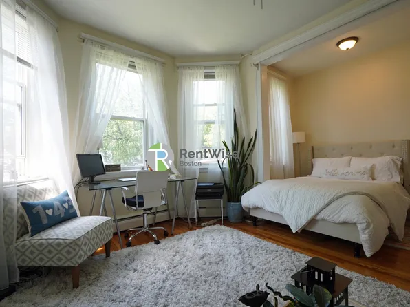 1820 Commonwealth Ave, Brighton, MA