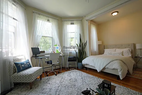 1820 Commonwealth Ave Photo 1