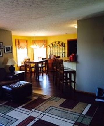 3rd image of 2037 Ellsworth Dr