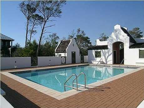 Southwestern Community Pool