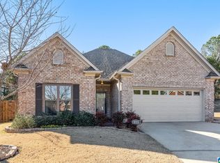 935 Daventry Trl, Calera, AL 35040