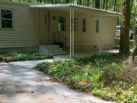 2nd image of 8 Fernwood Dr