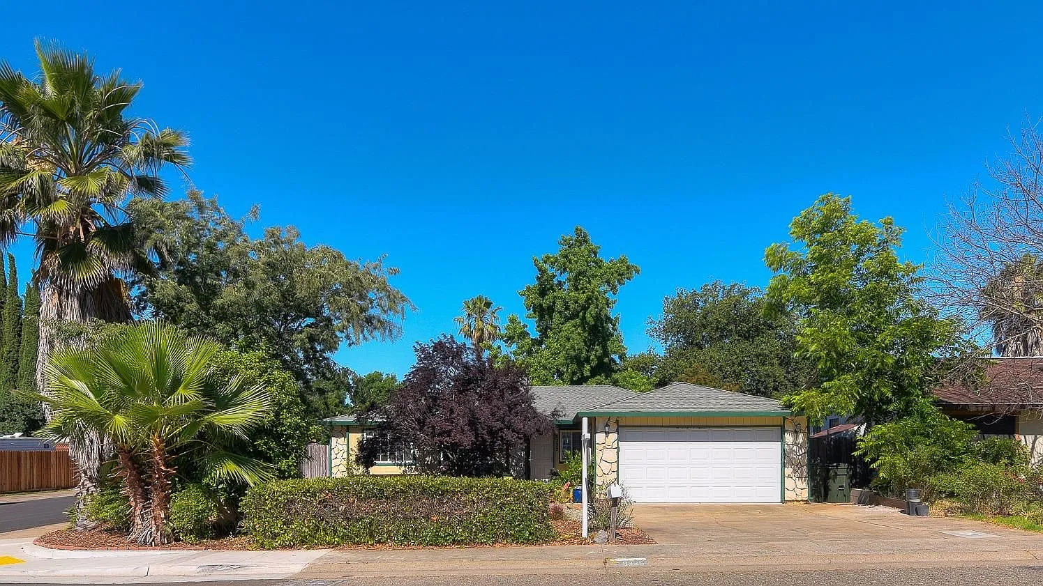 8325 Willow Tree Way photo 1