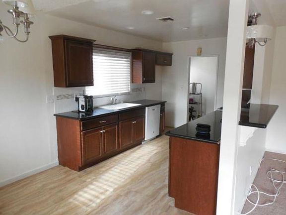 2nd image of 5134 N Greer Ave