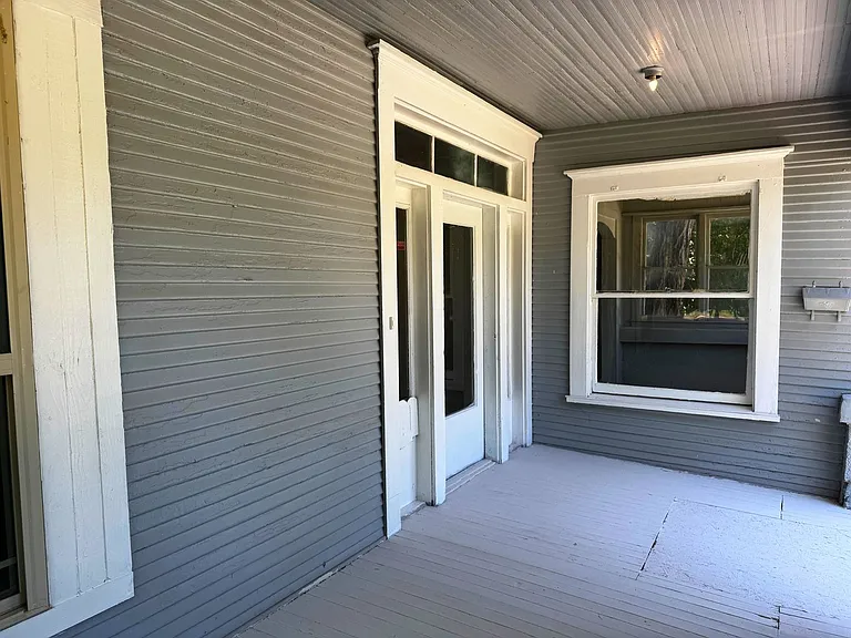 1106 Burnett St — Photo 2