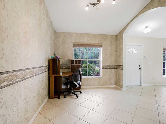 4th image of 18565 Orange Grove Blvd