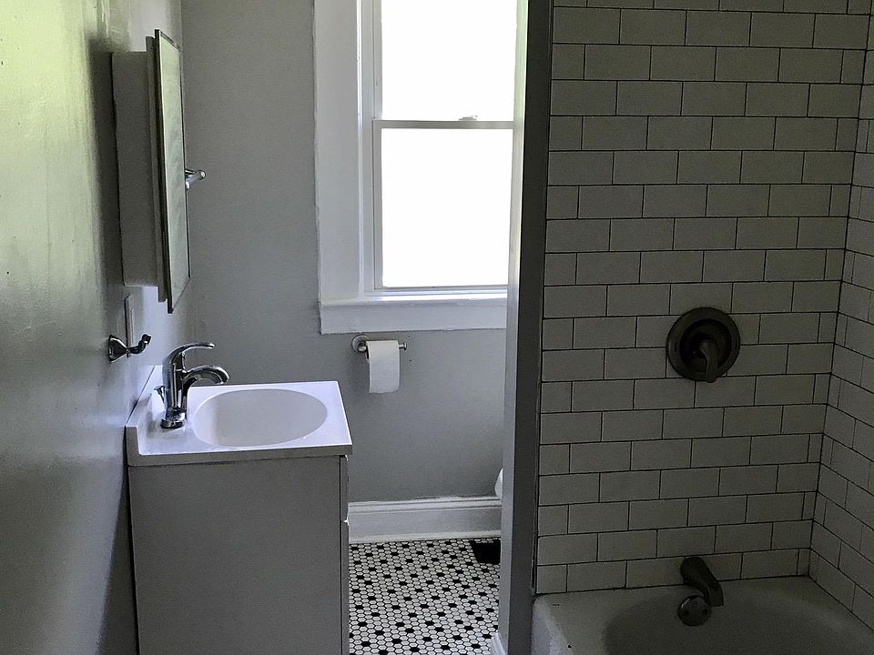 2nd image of 1208 Wager St