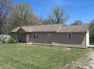 25545 Spring Valley Rd, Louisburg, KS 66053