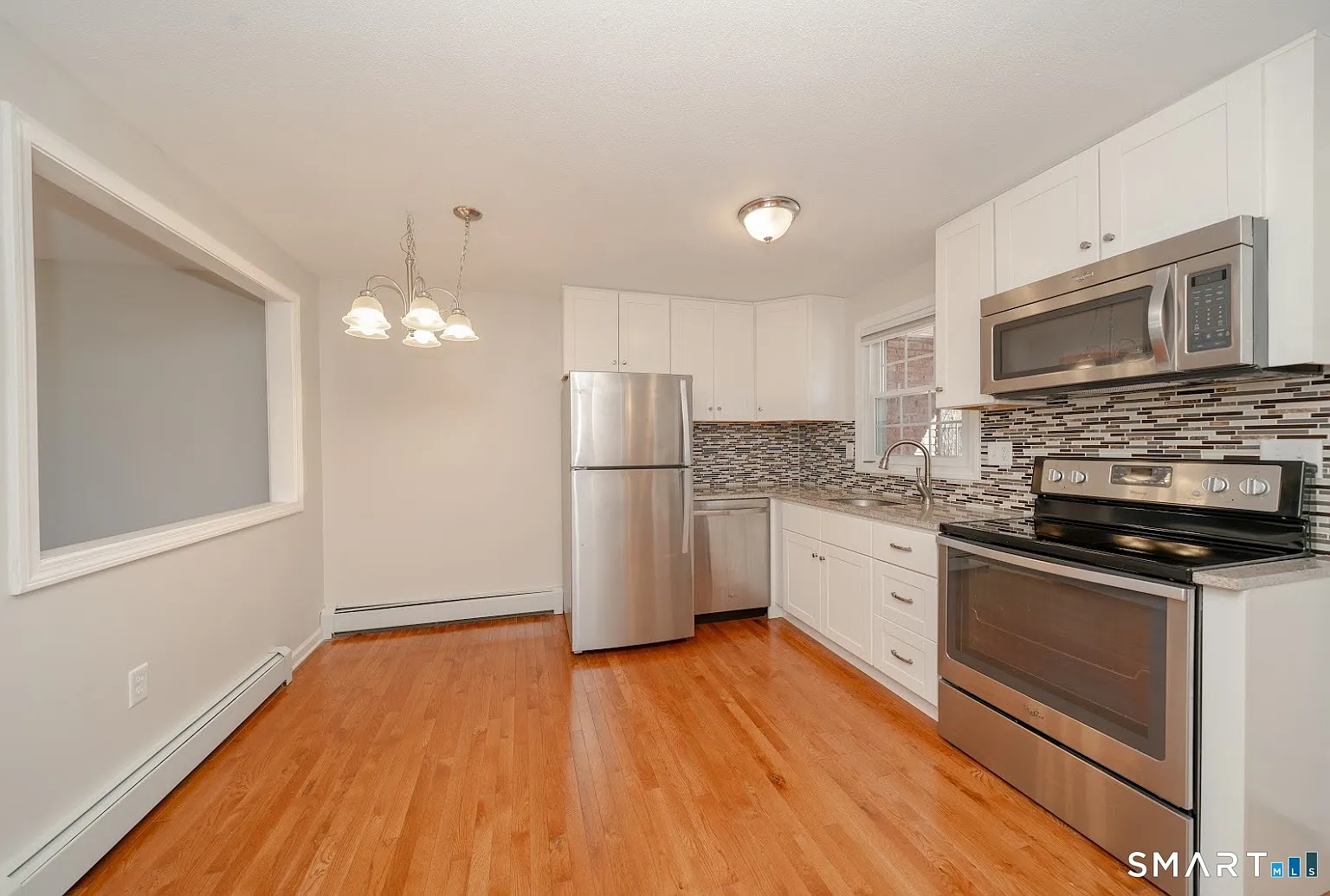 2 bed, 1.5 bath, 910 sqft, $1,950 — Photo 3