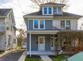 207 E Main St, ADAMSTOWN, PA 19501