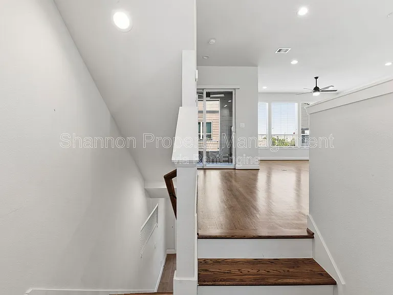 3024 Charline Ave — Photo 11