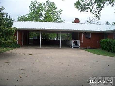 Great Carport in Back