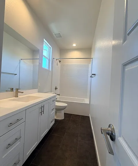 Bathroom attached to bedroom #2