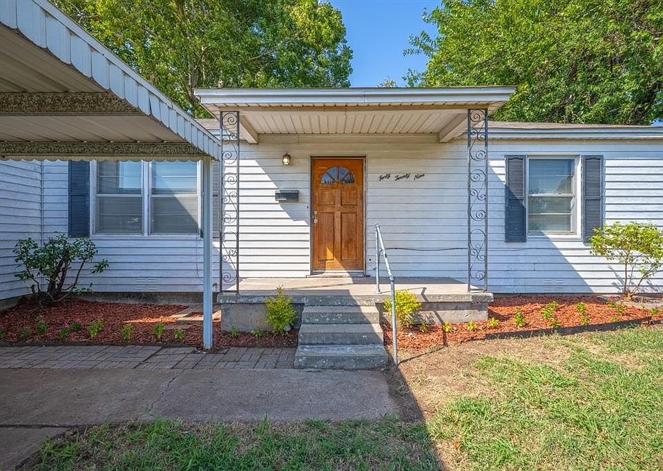 1st image of 4029 SE 22nd St