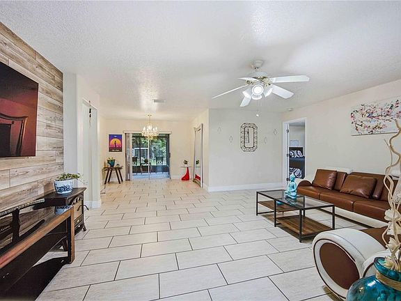 4th image of 22442 Vale Ave
