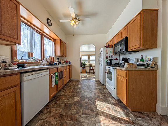 4th image of 323 3rd Ave NW