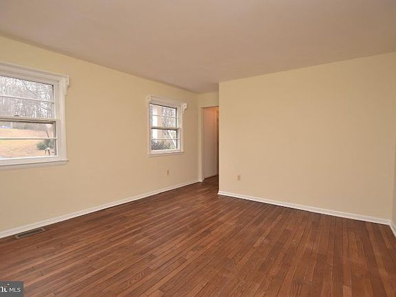4th image of 7118 Knotty Oak Ln