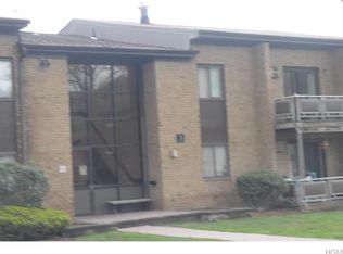 3 Charles Ln APT 1F, Pomona, NY 10970