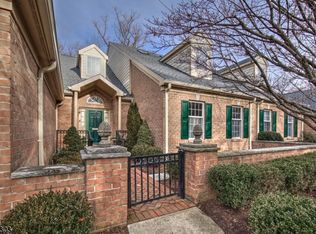 2 Carriage Hill Dr #101, Morristown, NJ 07960