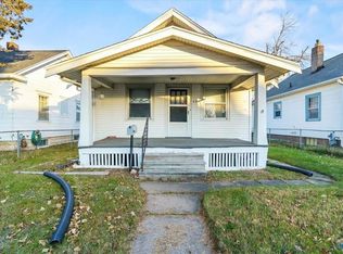 884 Center Point Rd NE, Cedar Rapids, IA 52402