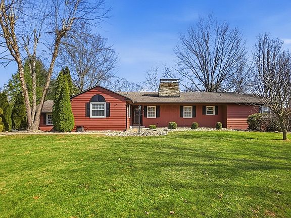 2nd image of 3210 Hilltop Rd