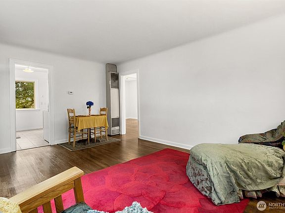 5th image of 921 SW 102nd Street