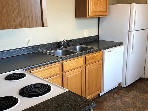 5th image of 220-226 Waggoner St