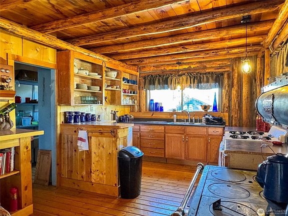 4th image of 266 Bluebell Ln