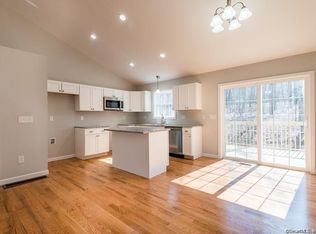 105 Cottage Rd, Oakdale, CT 06370