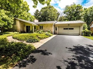 23 Ross Brook Dr, Rochester, NY 14625