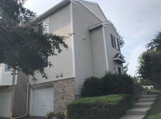 2940 Village Cir, Chanhassen, MN 55317