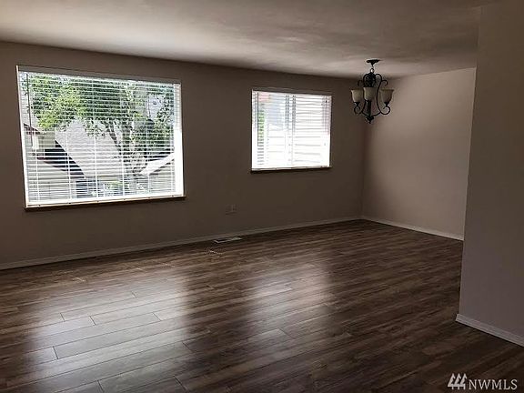 4th image of 1325 NW Slate Ln Unit 107