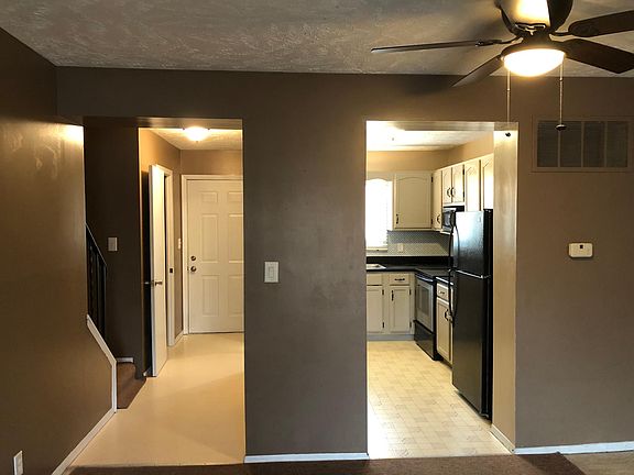 3rd image of 5040 Southwood Cir
