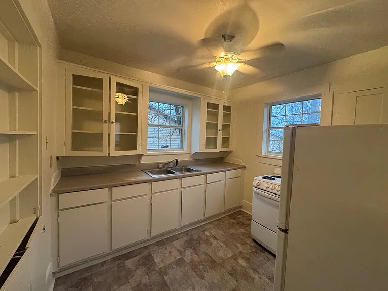 467 N Paddock St — Photo 6