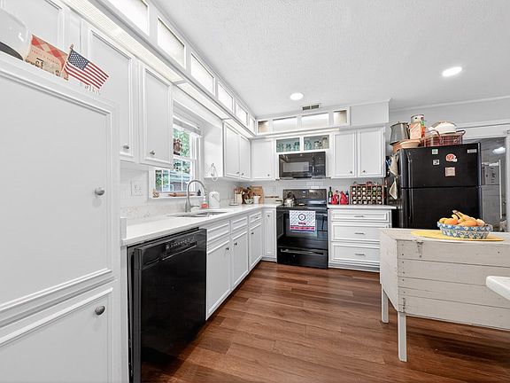 4th image of 3719 Winkfield Pl