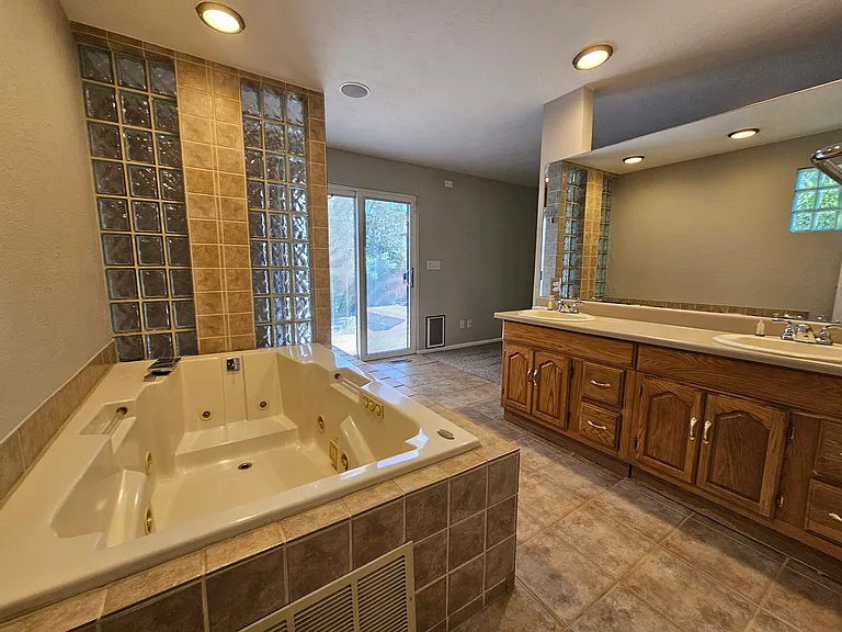 5629 E Minnesota Dr — Photo 37