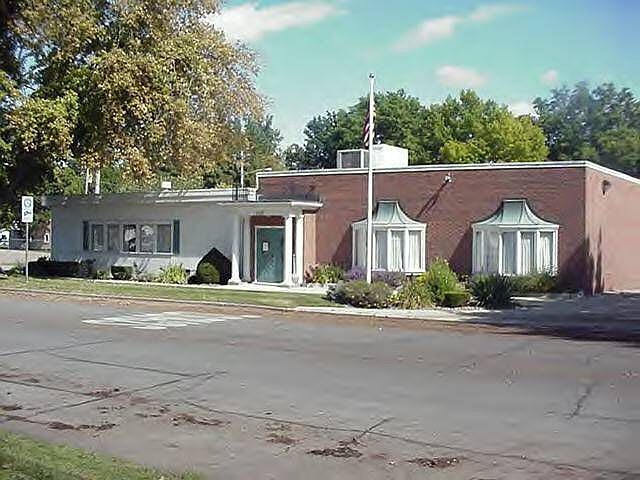2nd image of 2102 S Main St