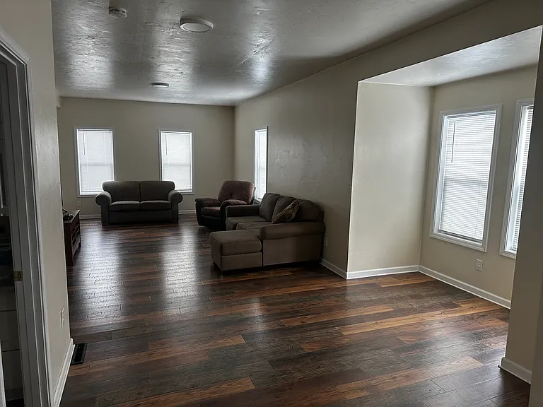 101 E Hosmer St #1 — Photo 9
