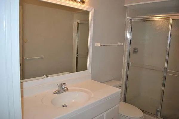 577 Dellingham Dr #B — Photo 19